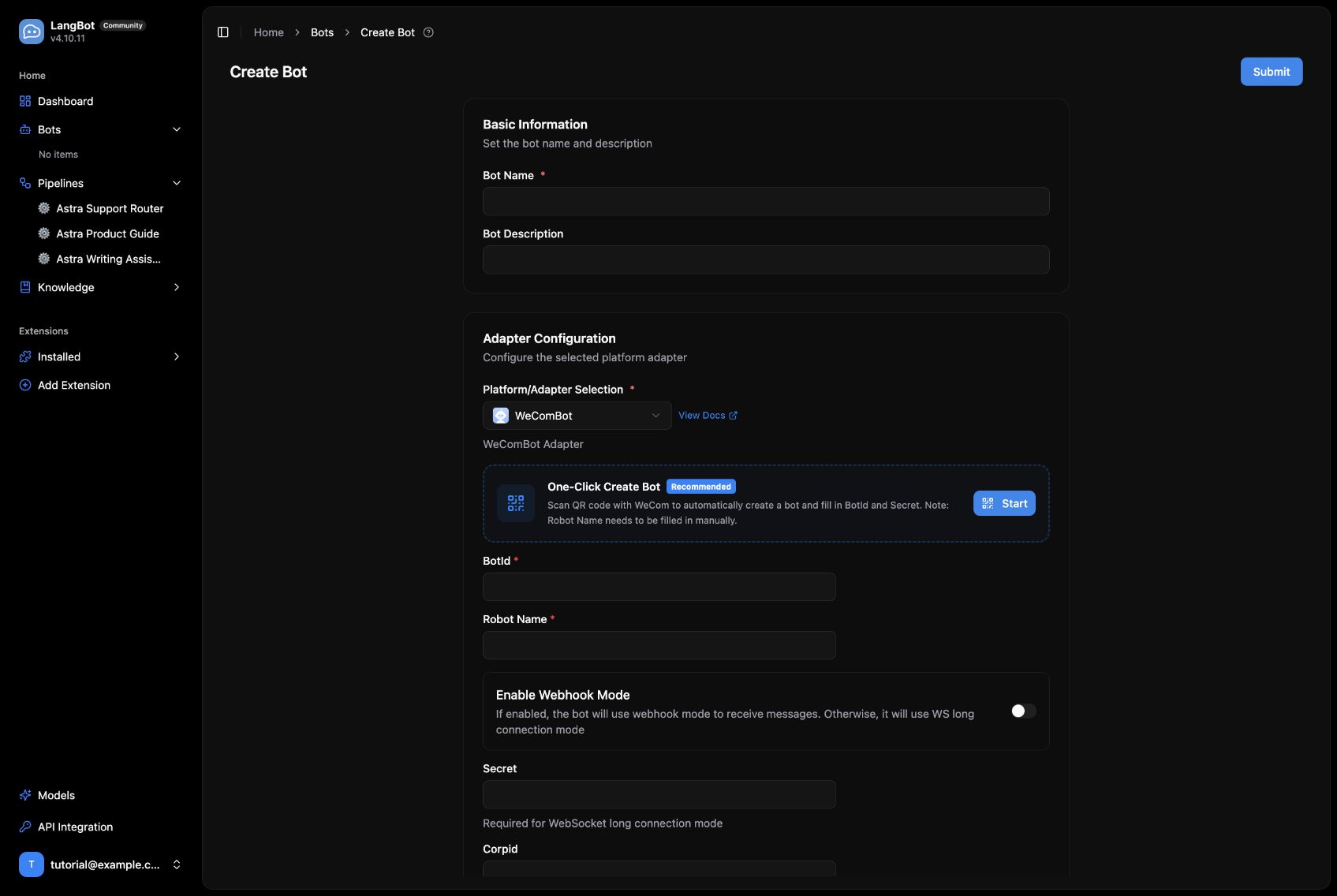 企业微信智能机器人的长连接与 Webhook 配置项。